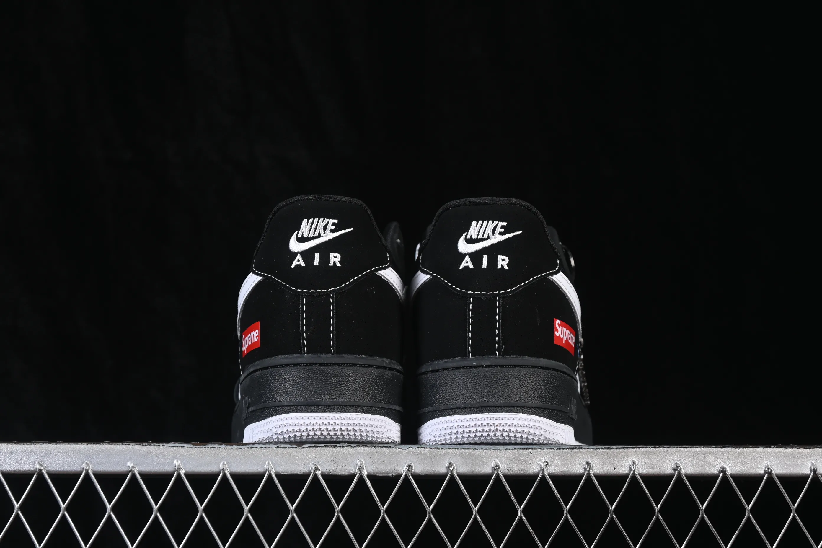 All categories Nk Air Force 1 Air Force series Nk Air Force 1 Low Air Force low-top Nike Air Force 1'07 Low minimalist contrast color Air Force 1 low-top casual sneakers KJ1688-027